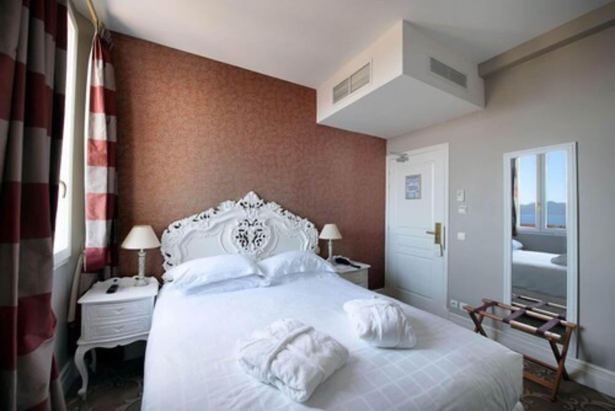 Hotel Chateau De La Tour คานส์ ภายนอก รูปภาพ
