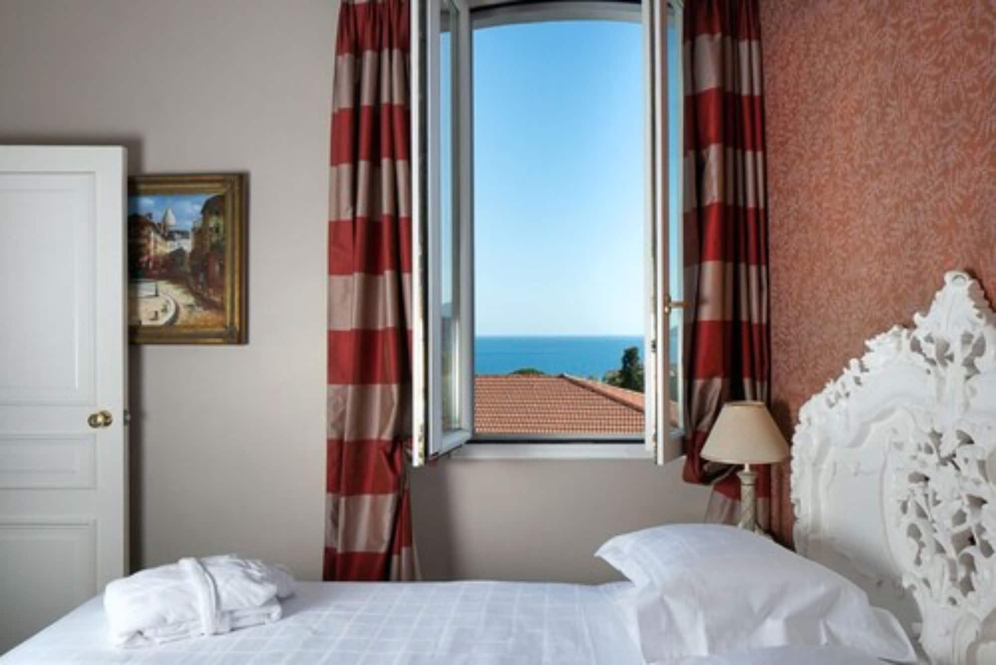 Hotel Chateau De La Tour คานส์ ภายนอก รูปภาพ