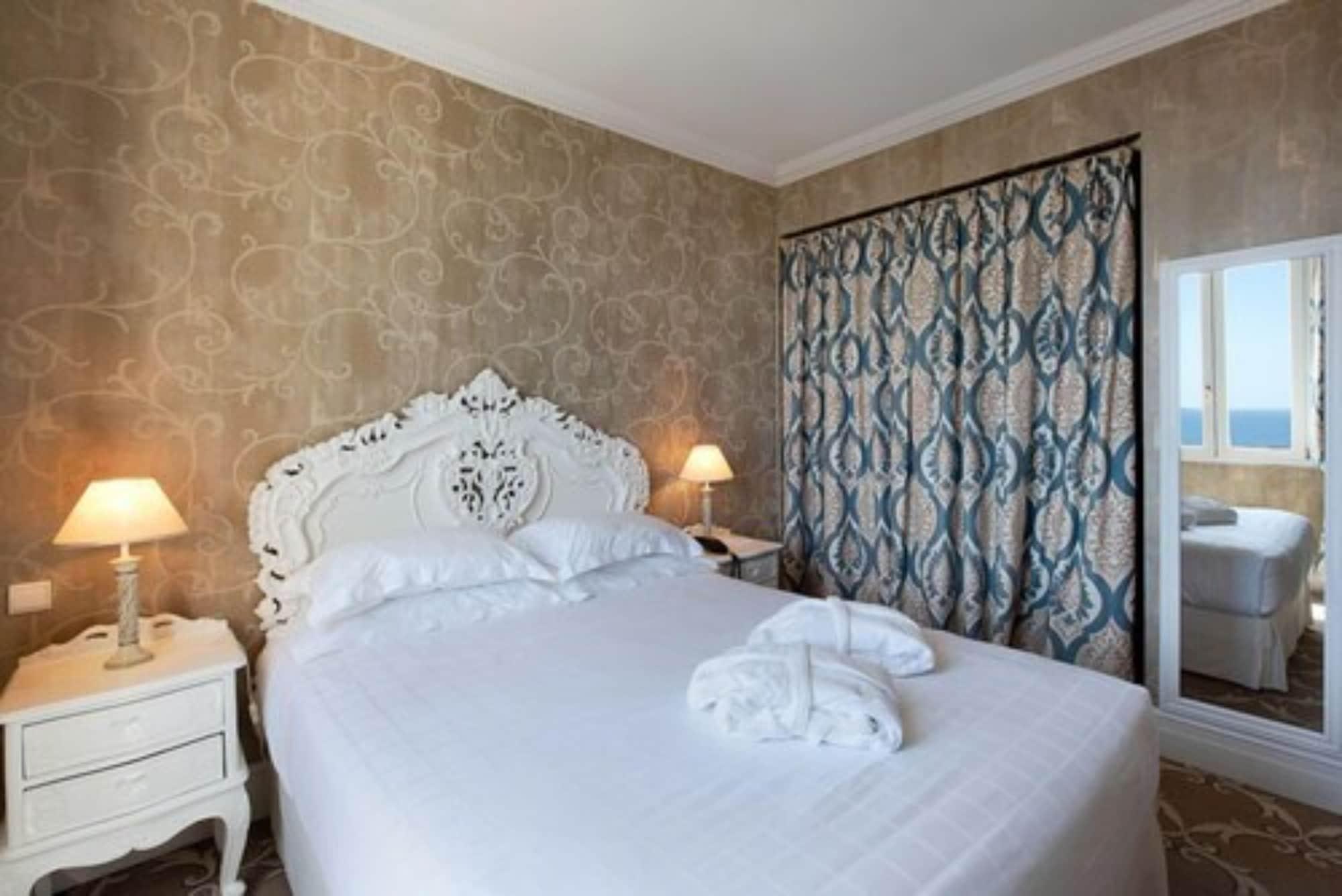 Hotel Chateau De La Tour คานส์ ภายนอก รูปภาพ