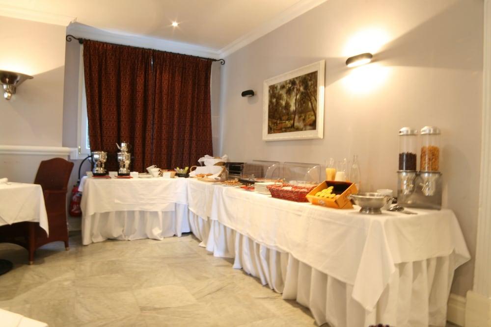 Hotel Chateau De La Tour คานส์ ภายนอก รูปภาพ